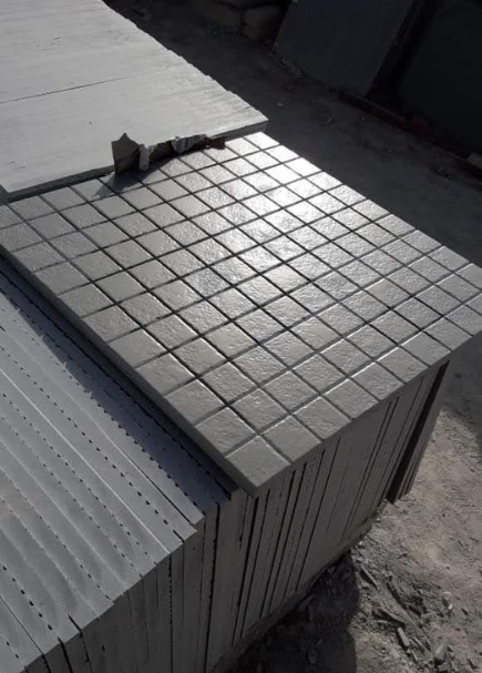 270-435X607_INTERIOR-RIGHT-Acadian-Black